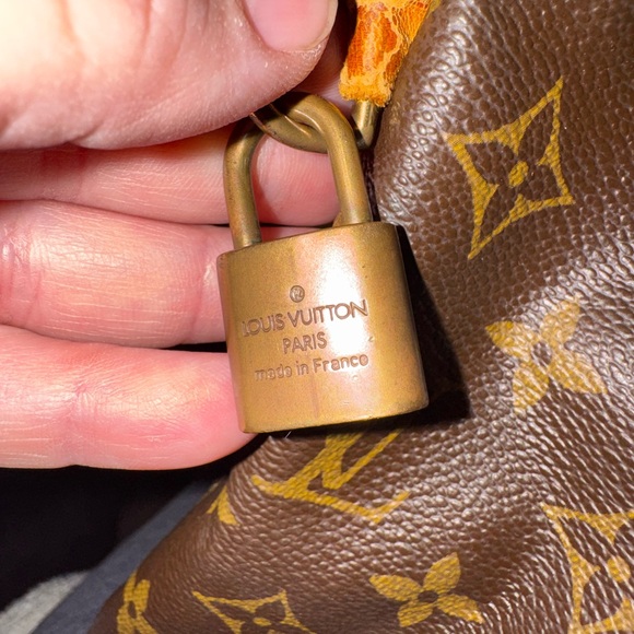 Louis Vuitton Classic Brown Monogram Shoulder Bag - Picture 5 of 12